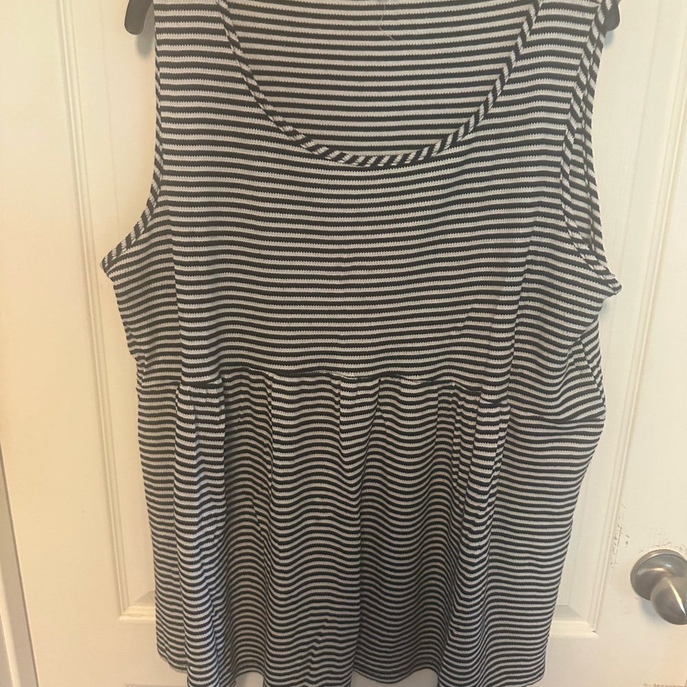 Chic Soul Navy and White Flowy Tank Top